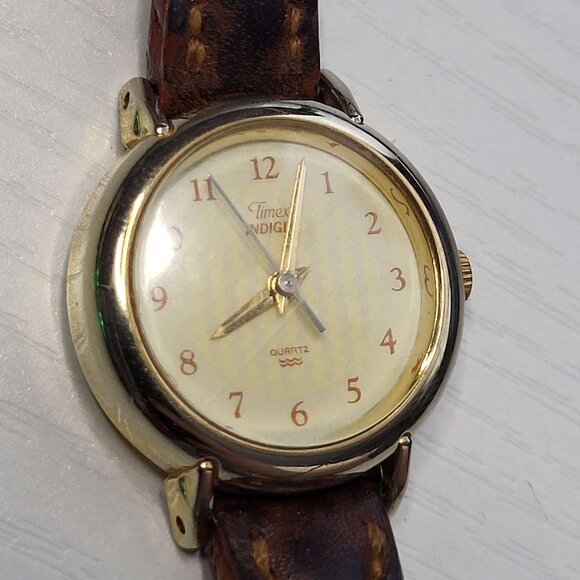 Timex Indiglo Ladies Gold Tone Watch - For Parts & Repair - Picture 1 of 3